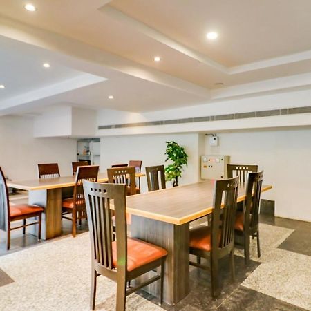 Townhouse 939 Hotel Gagan Inn Near Satyam Inox Patel Nagar New Delhi Exterior photo