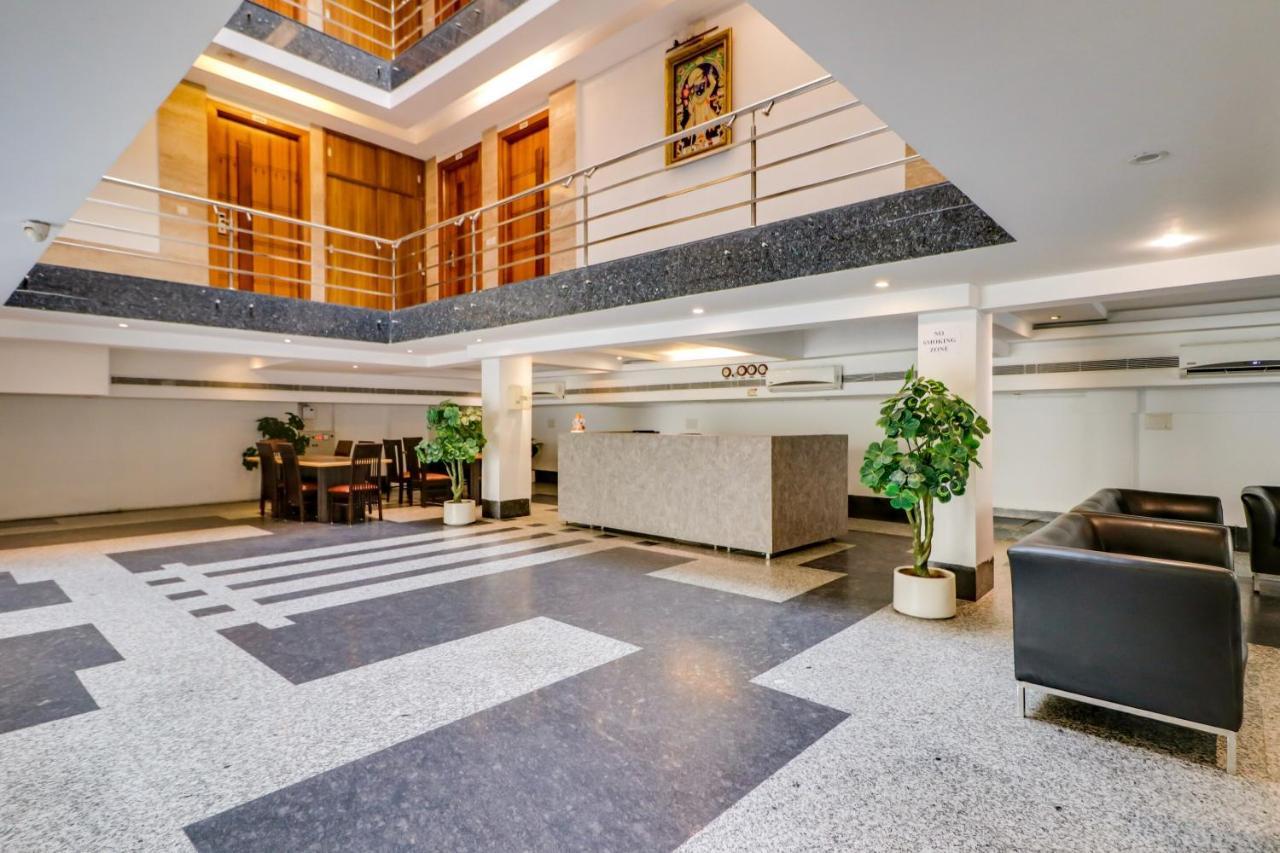 Townhouse 939 Hotel Gagan Inn Near Satyam Inox Patel Nagar New Delhi Exterior photo